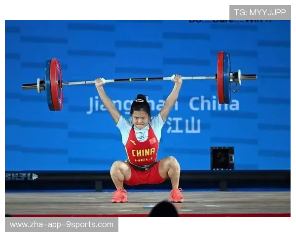 中国举重队再次统治赛场，世界纪录被打碎